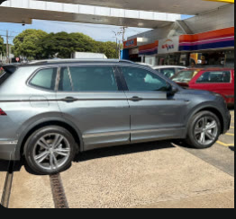 Tiguan cinza com película aplicada, foto do cliente Alex Francis